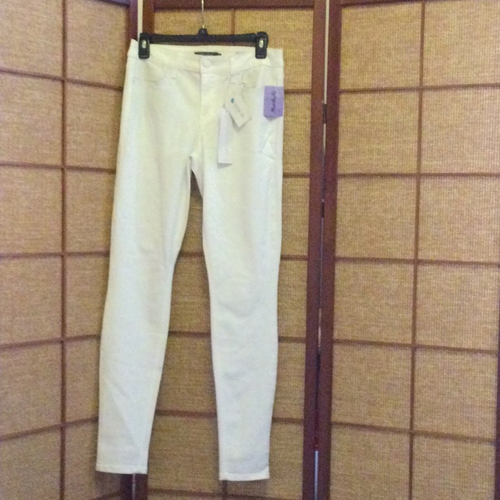 Level 99 Mid-Rise Janice Ultra Skinny White Jeans Size 28  Brand New with Tags